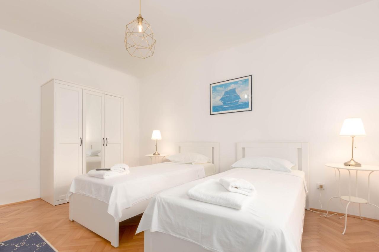 Apartment Tana Пула Екстериор снимка
