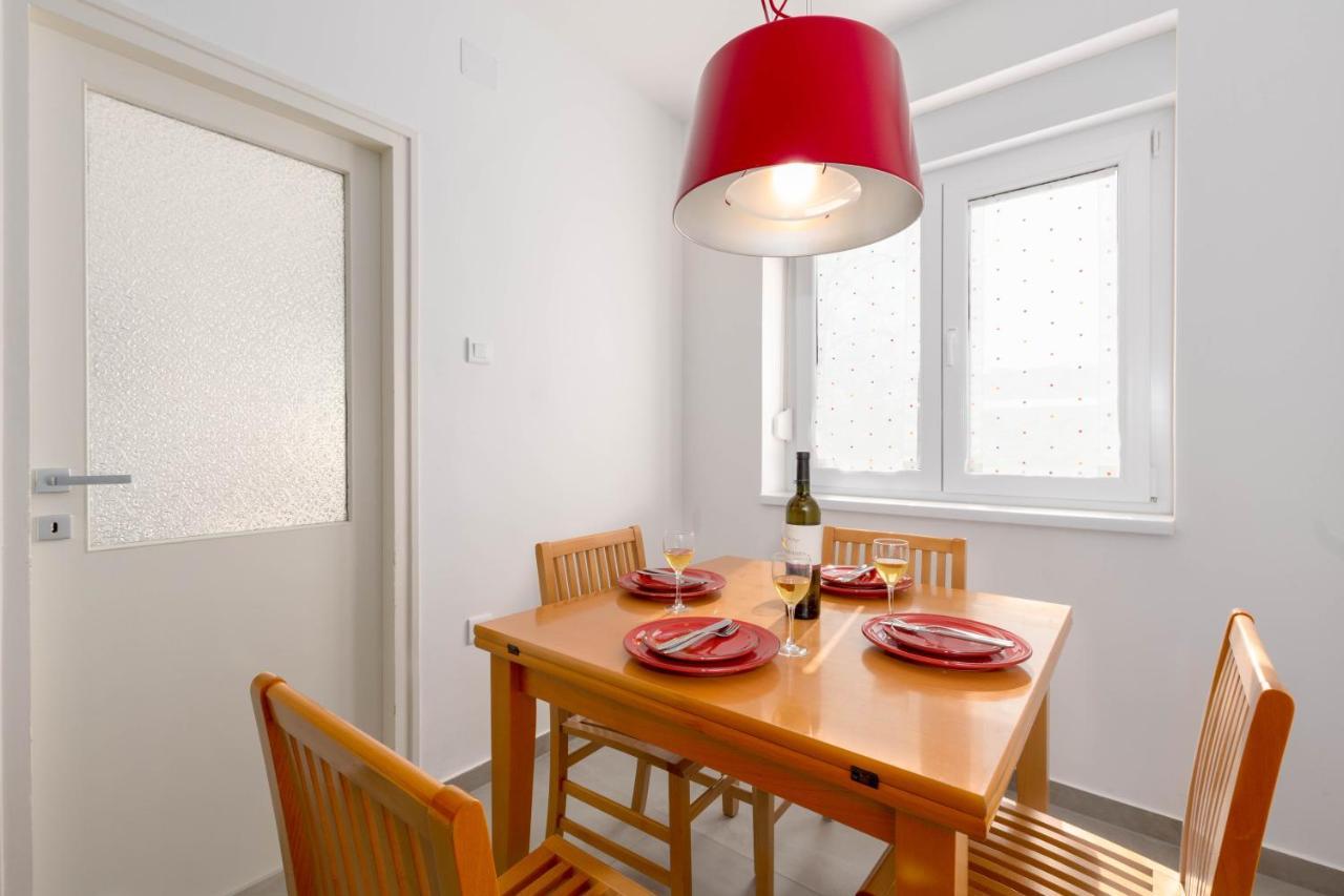 Apartment Tana Пула Екстериор снимка