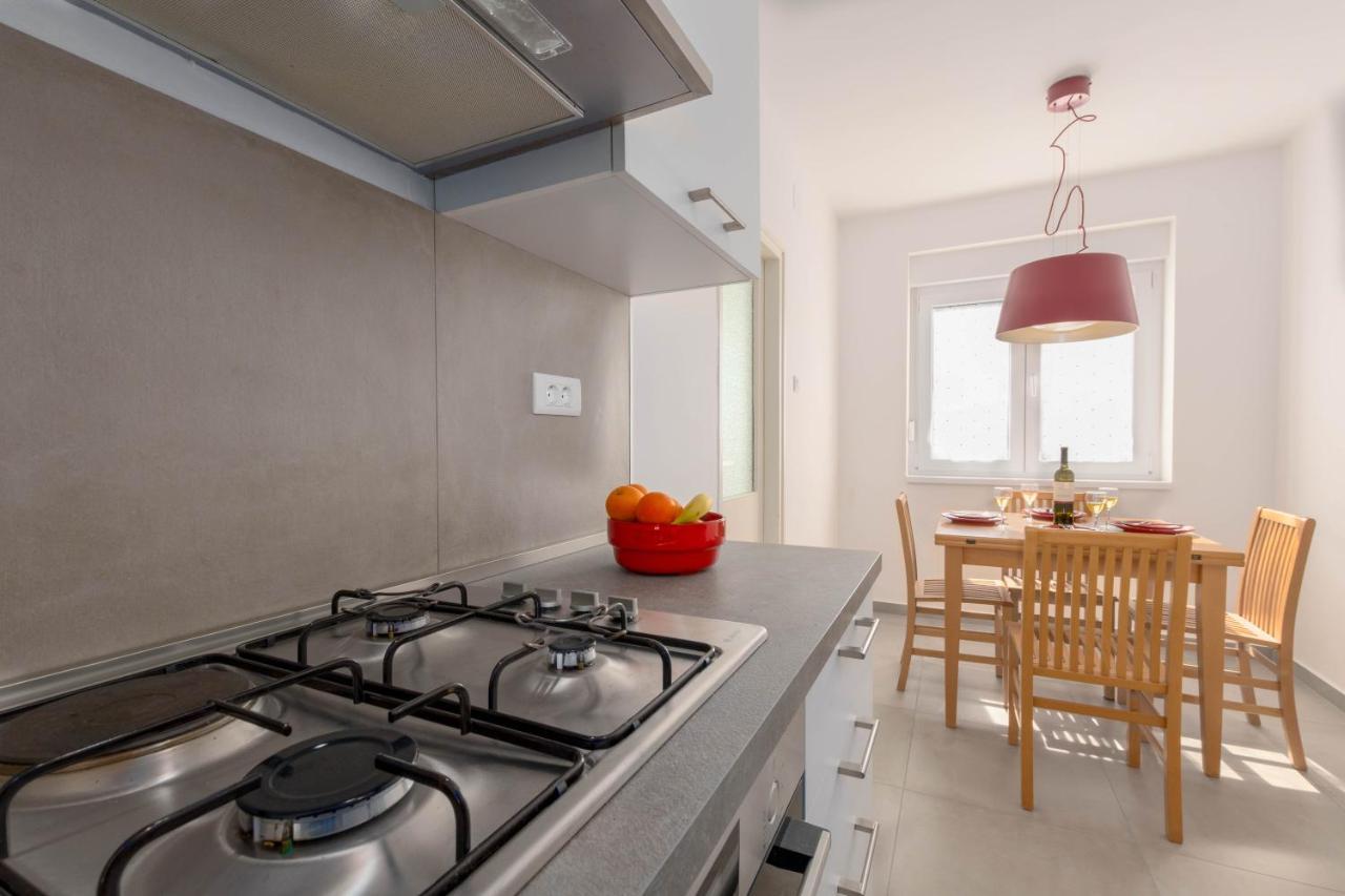 Apartment Tana Пула Екстериор снимка